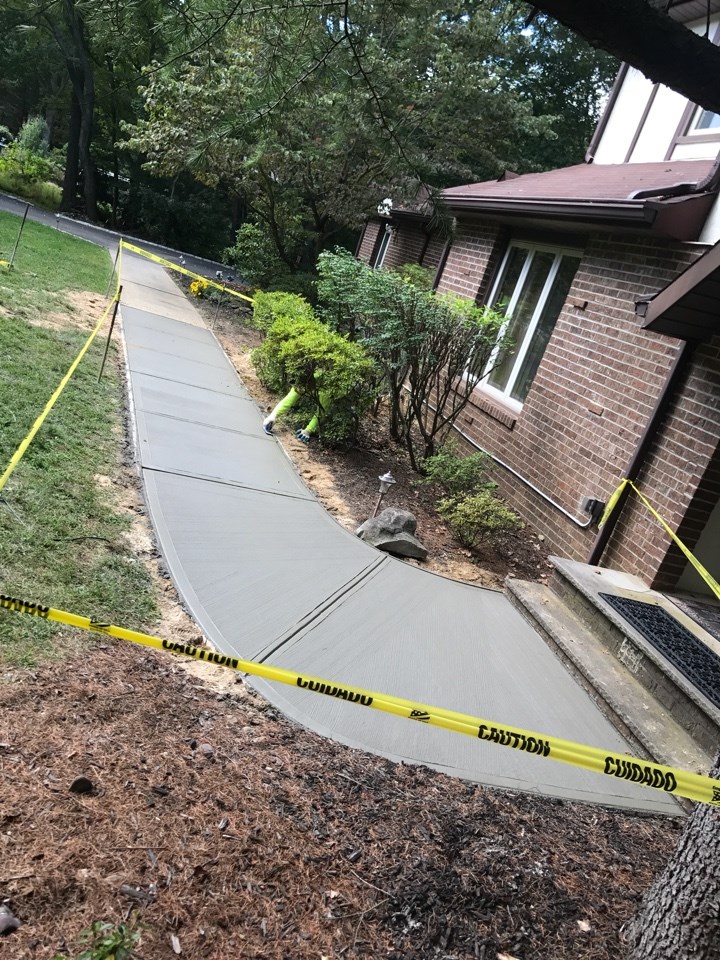 curved sidewalk curved-sidewalk